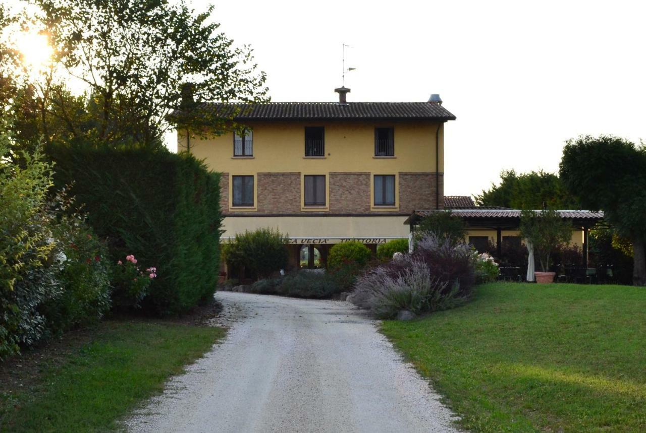 B&B La Ca Vecia Soragna Exteriör bild